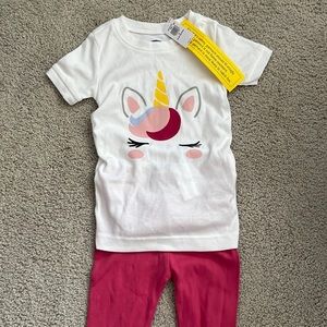 NWT Old Navy Toddler Girl Short Sleeve Unicorn Pajama Set in Sz 4T